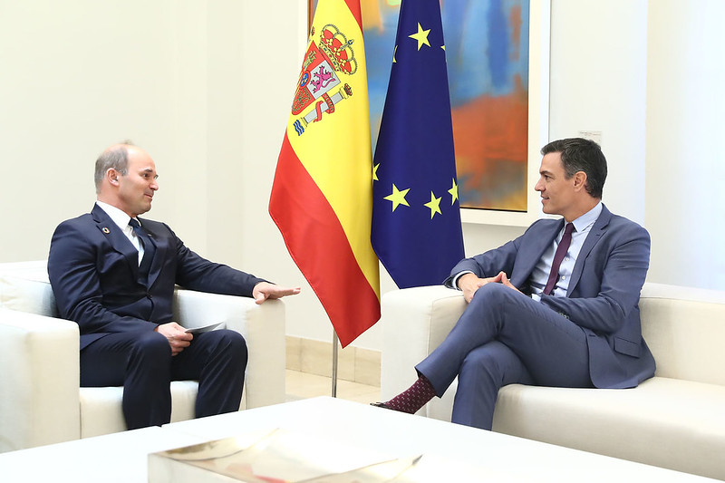 De president van de regering, Pedro Sánchez, had een ontmoeting met de president en CEO van BASF en de European Chemical Industry Council (Cefic), Martin Brudermüller, in het Palacio de la Moncloa.