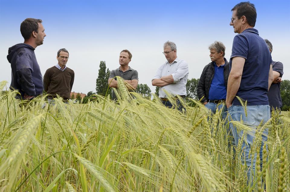De Trog, bakker Hendrik Durnez, Lieven Delanotte van Inagro en de biotelers van Biograno.
