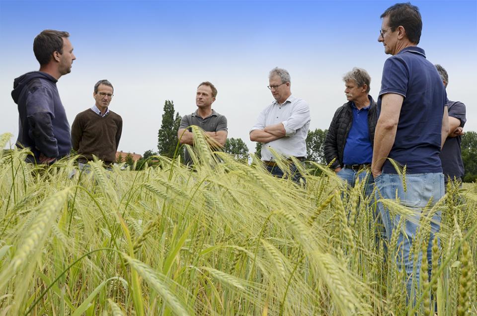 De Trog, bakker Hendrik Durnez, Lieven Delanotte van Inagro en de biotelers van Biograno.