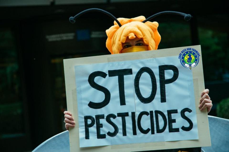 Stop pesticides!