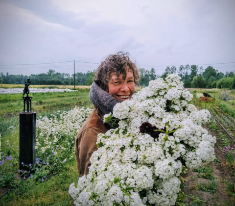 Bloementeler Rosette waakt over een gezonde omgeving