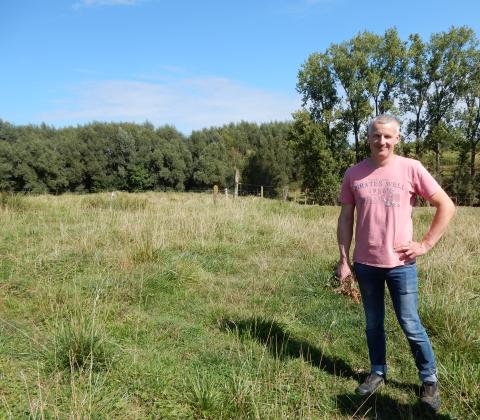 Boer Frank zal zijn koeweides beplanten met appelboomgaarden