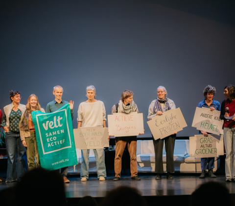 Verschillende lidorganisaties Voedsel Anders op podium Kiemkracht
